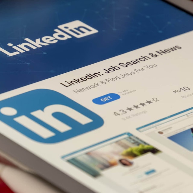 What is the Best Time to Post on LinkedIn? (in 2024)